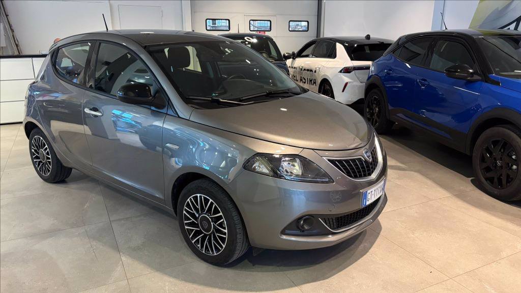 LANCIA Ypsilon 1.0 firefly hybrid Platino s&s 70cv